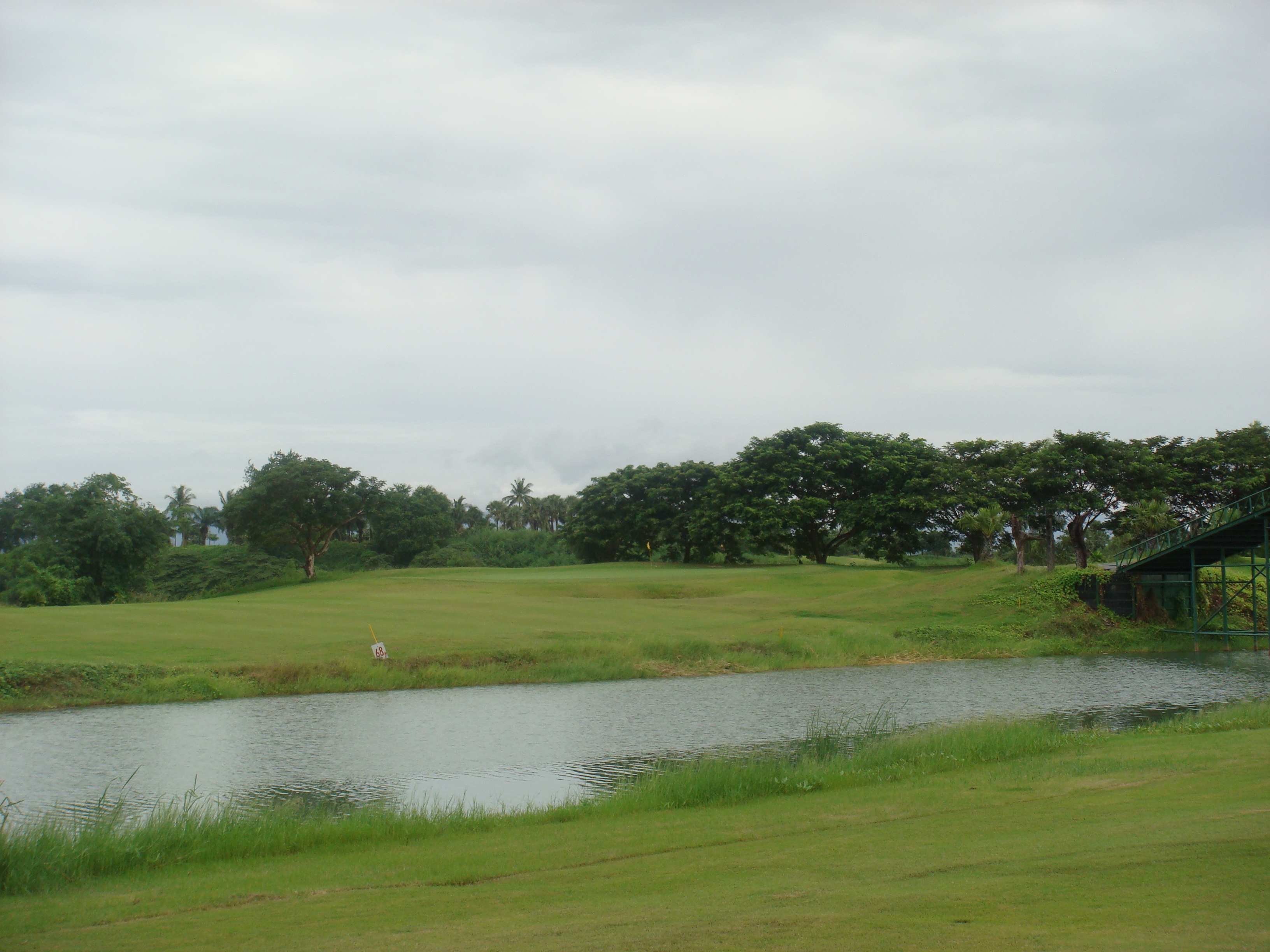 Blue Sapphire Golf & Resort (